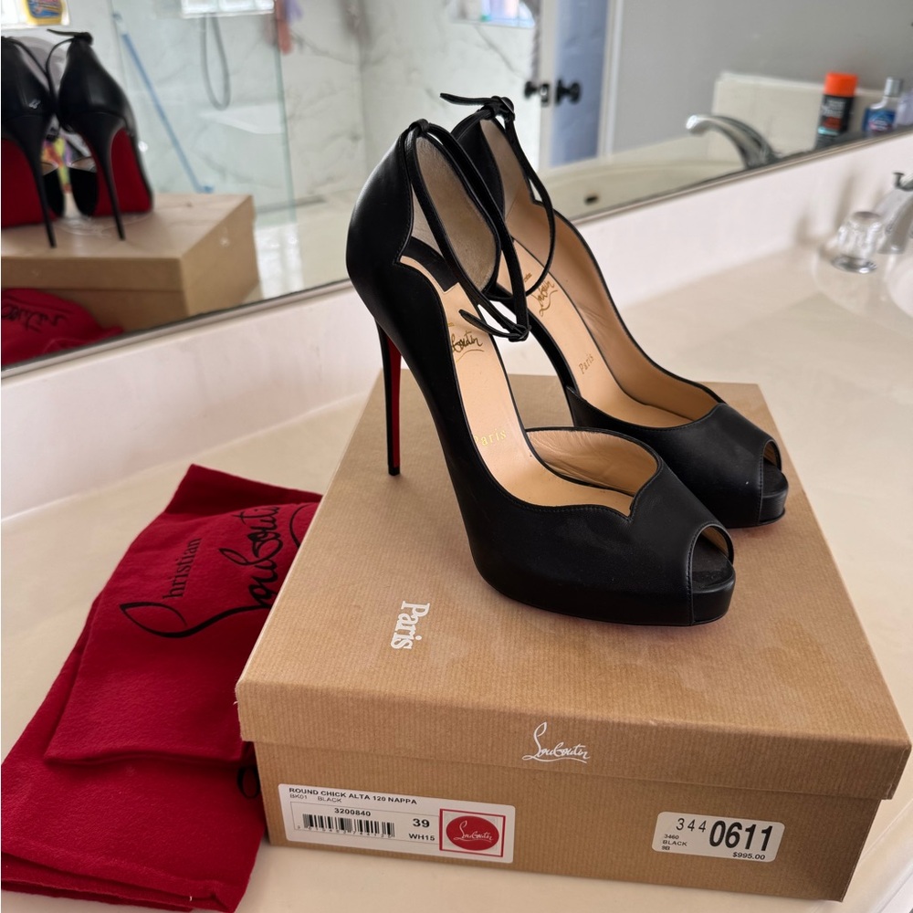 round chick alta louboutin